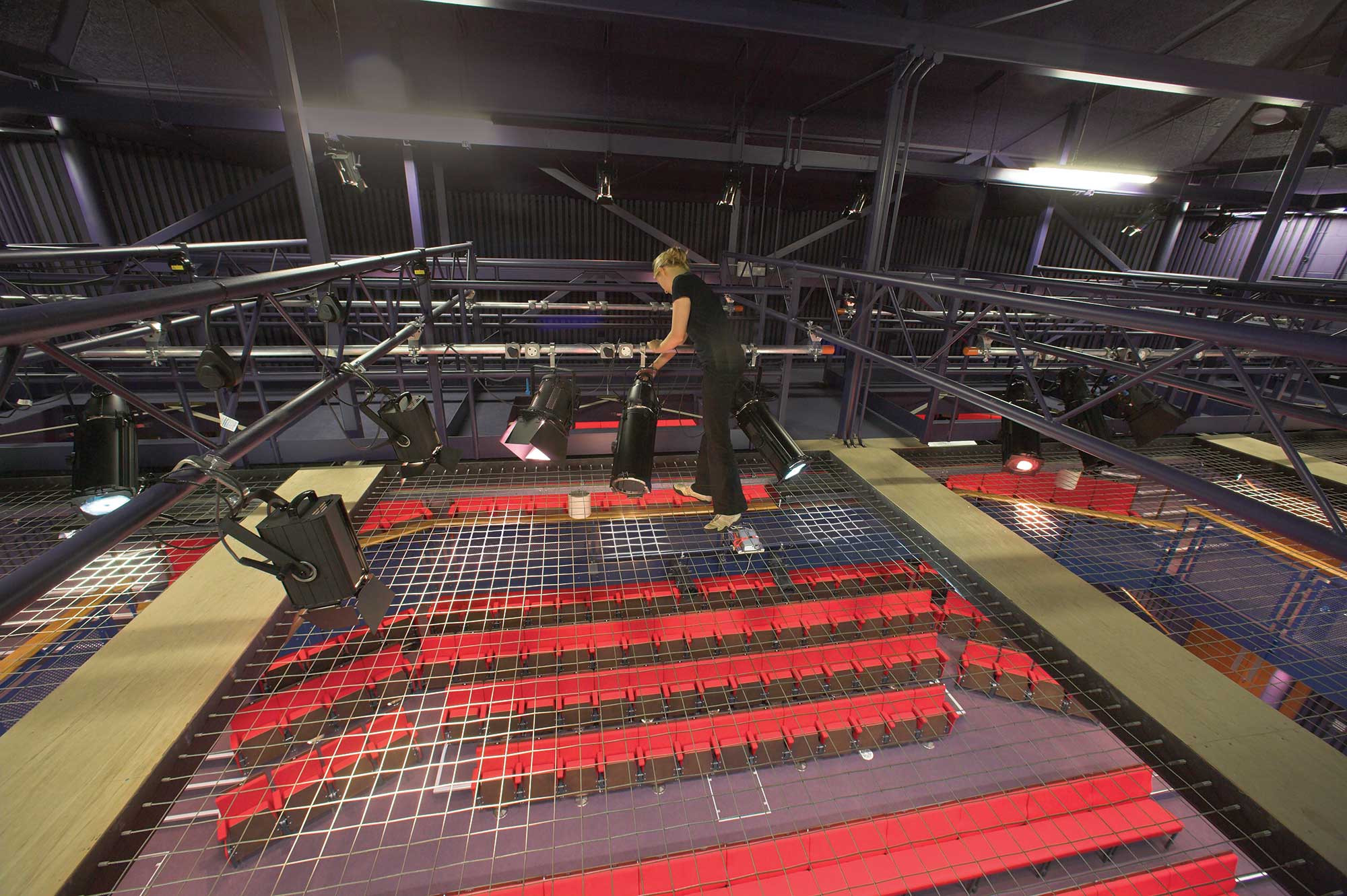 Cablenet tension wire grid installation 1